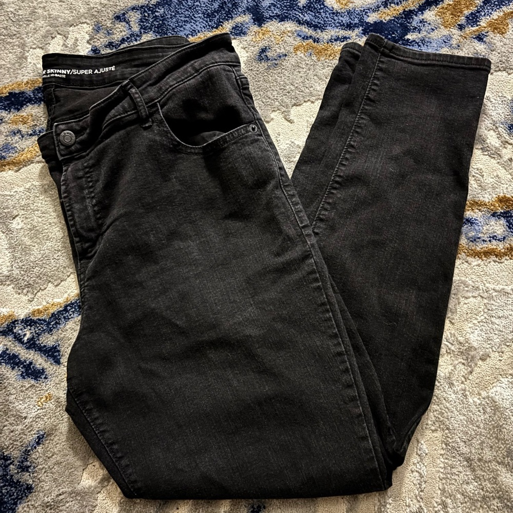 Old Navy Super Skinny Jeans in Dark Gray